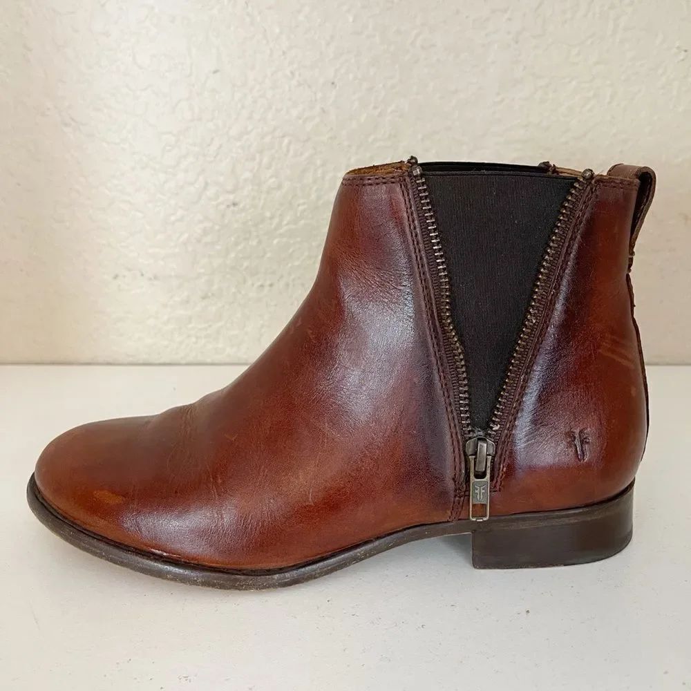 Frye Carly Chelsea Western distressed Bootie in brown with exposed zipper 8 - Picture 6 of 13